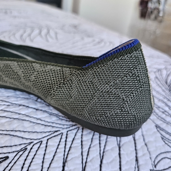 EUC Rothy's The Point Safari Green Giraffe Women’s Size 6.5 - Picture 9 of 16